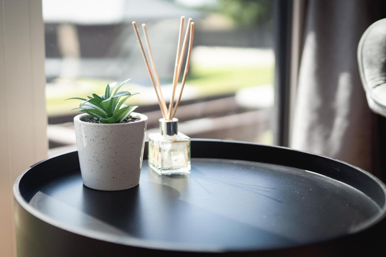 Village Resort Sauna & Jacuzzi & Netflix Tworkowa Luaran gambar