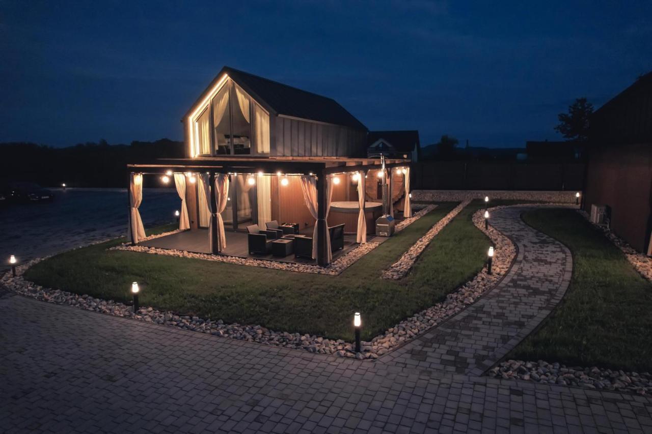Village Resort Sauna & Jacuzzi & Netflix Tworkowa Luaran gambar