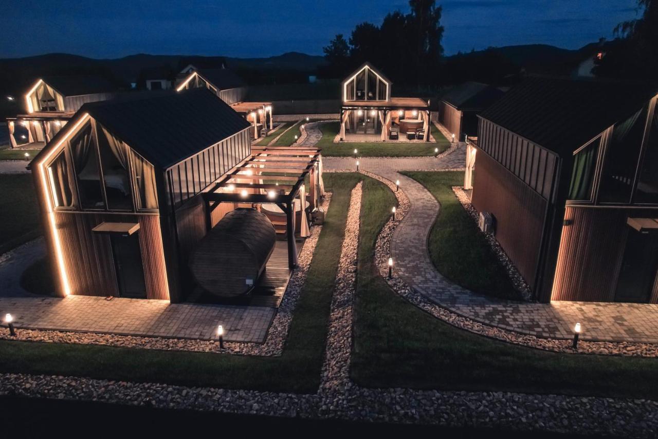 Village Resort Sauna & Jacuzzi & Netflix Tworkowa Luaran gambar