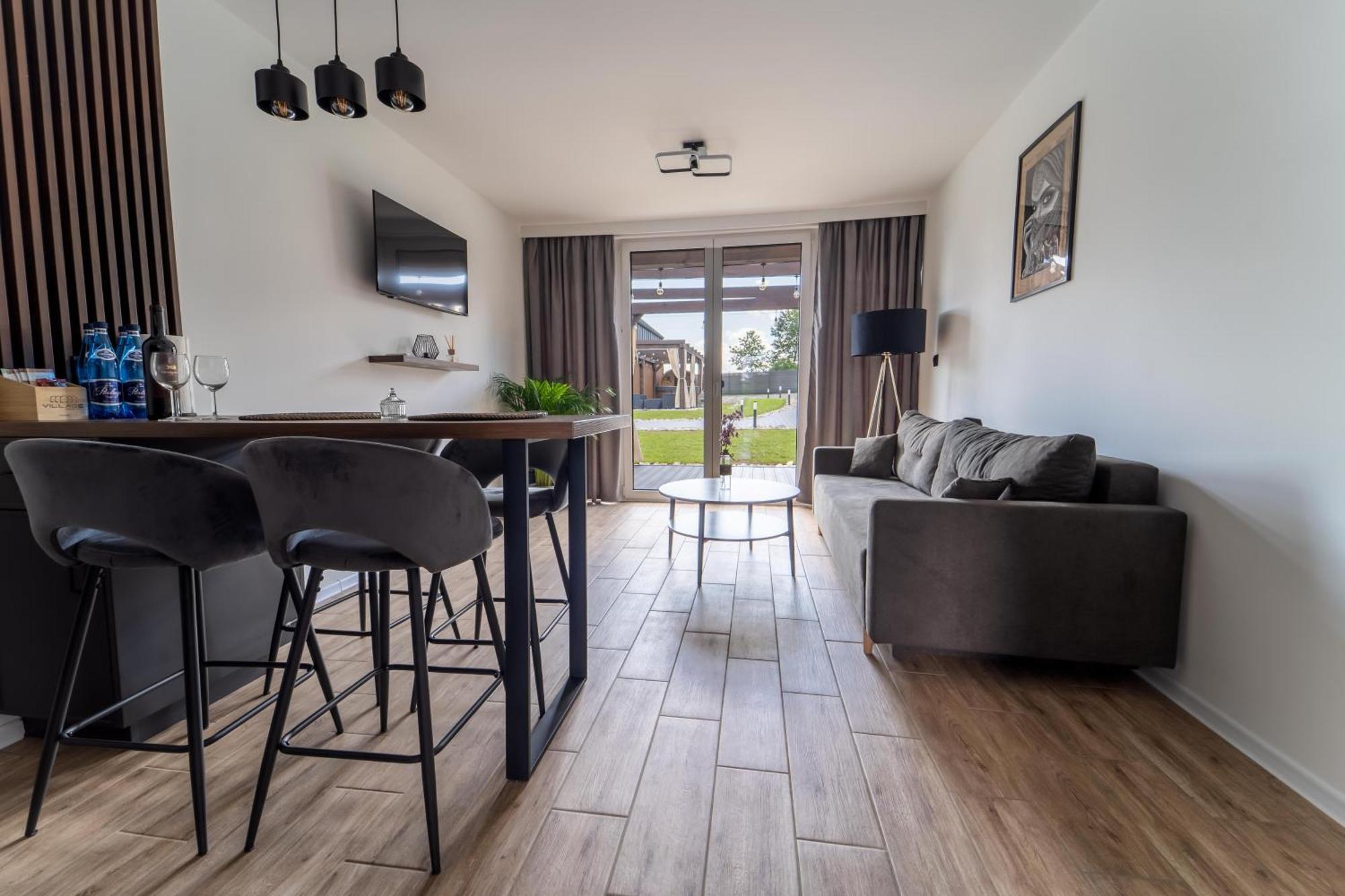 Village Resort Sauna & Jacuzzi & Netflix Tworkowa Luaran gambar