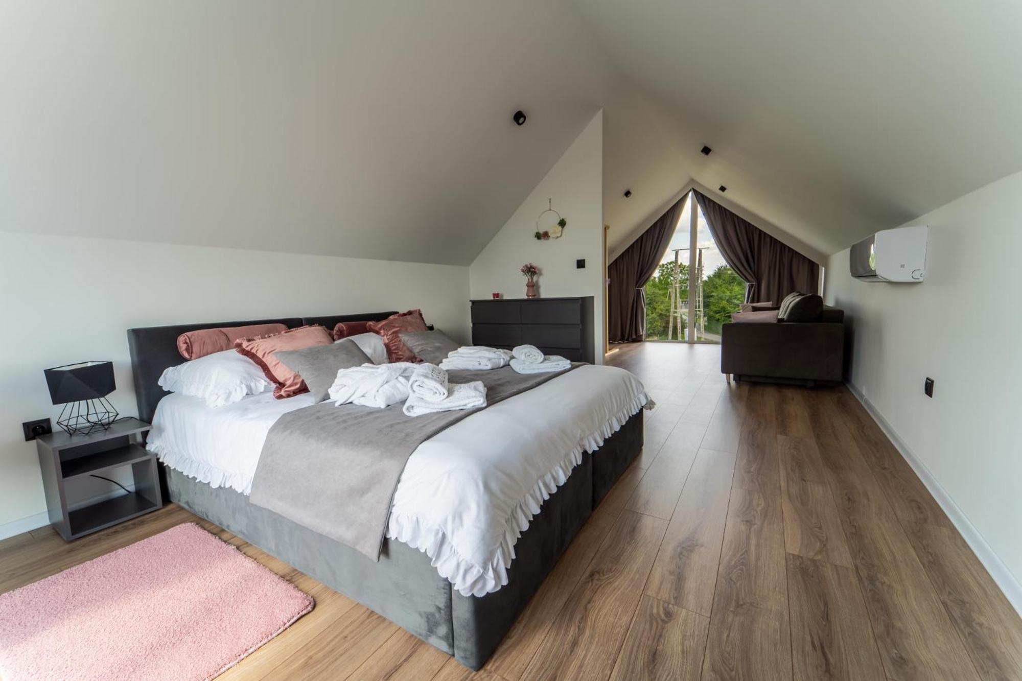 Village Resort Sauna & Jacuzzi & Netflix Tworkowa Bilik gambar