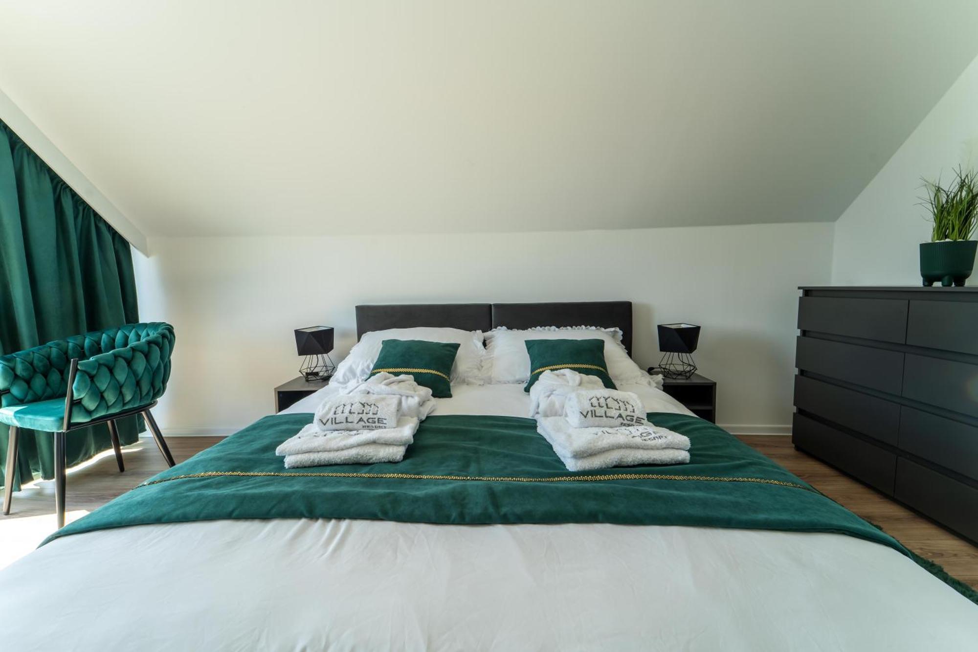 Village Resort Sauna & Jacuzzi & Netflix Tworkowa Bilik gambar