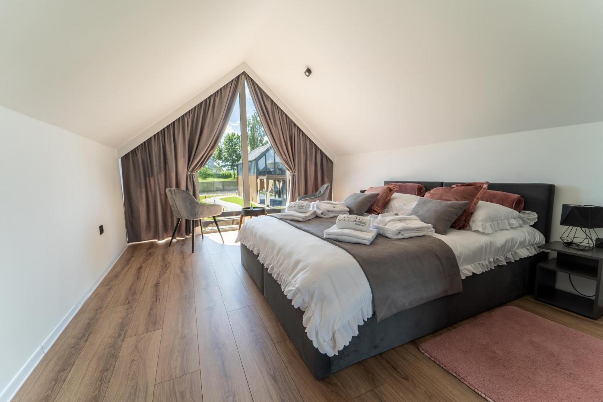 Village Resort Sauna & Jacuzzi & Netflix Tworkowa Bilik gambar