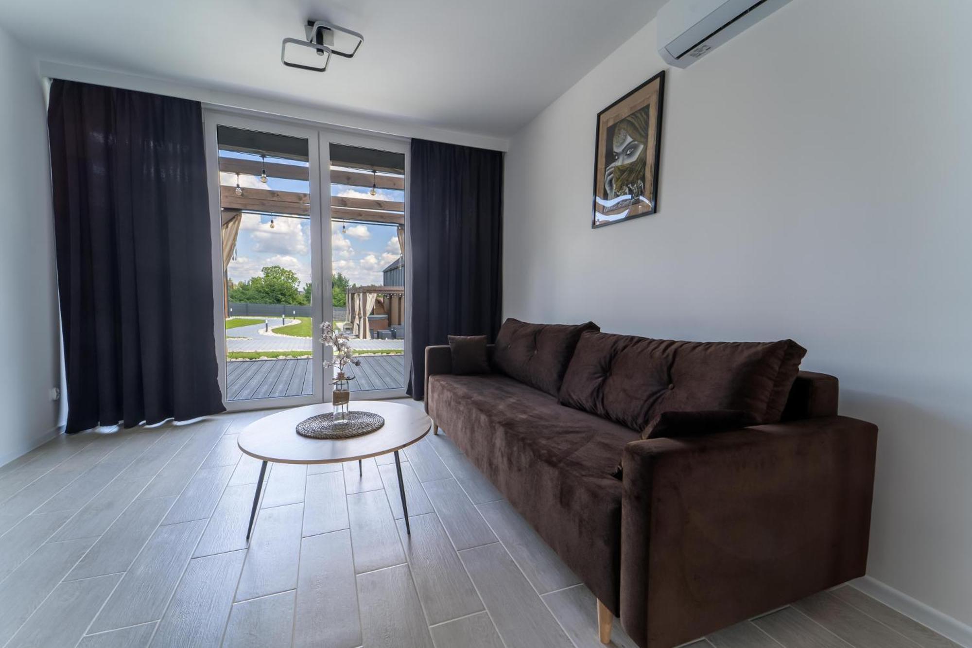 Village Resort Sauna & Jacuzzi & Netflix Tworkowa Bilik gambar