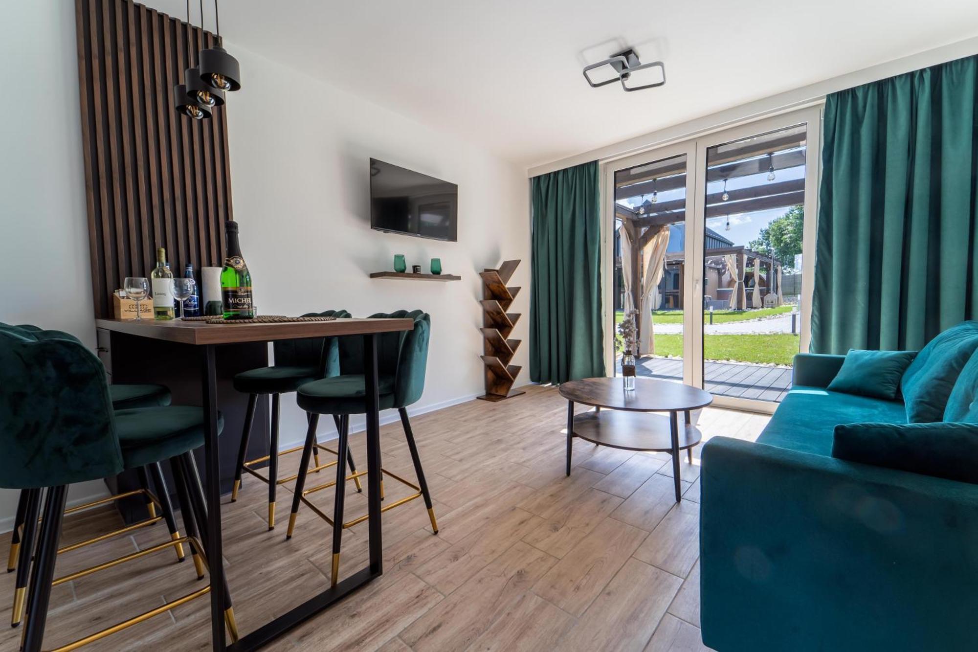 Village Resort Sauna & Jacuzzi & Netflix Tworkowa Bilik gambar