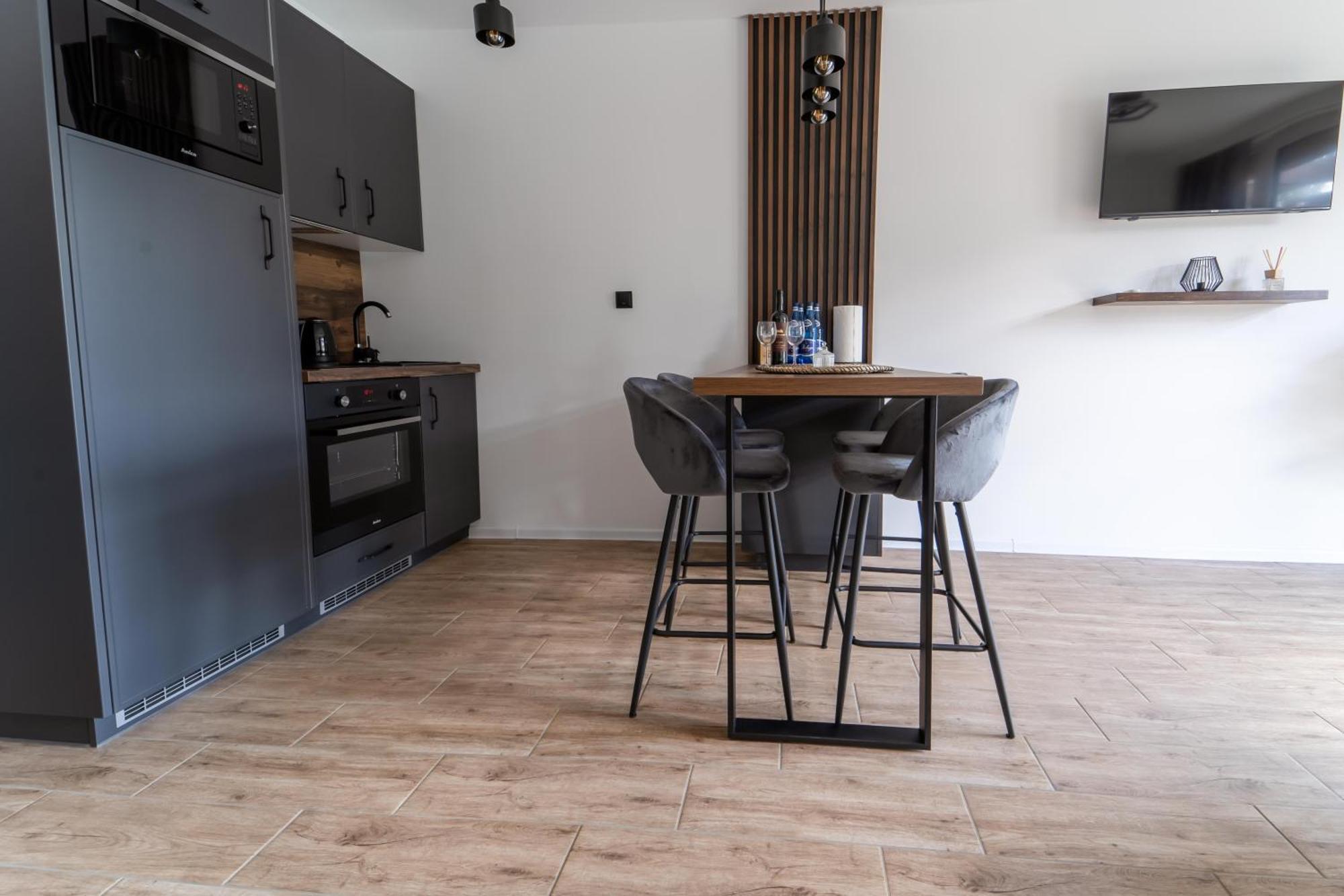 Village Resort Sauna & Jacuzzi & Netflix Tworkowa Bilik gambar