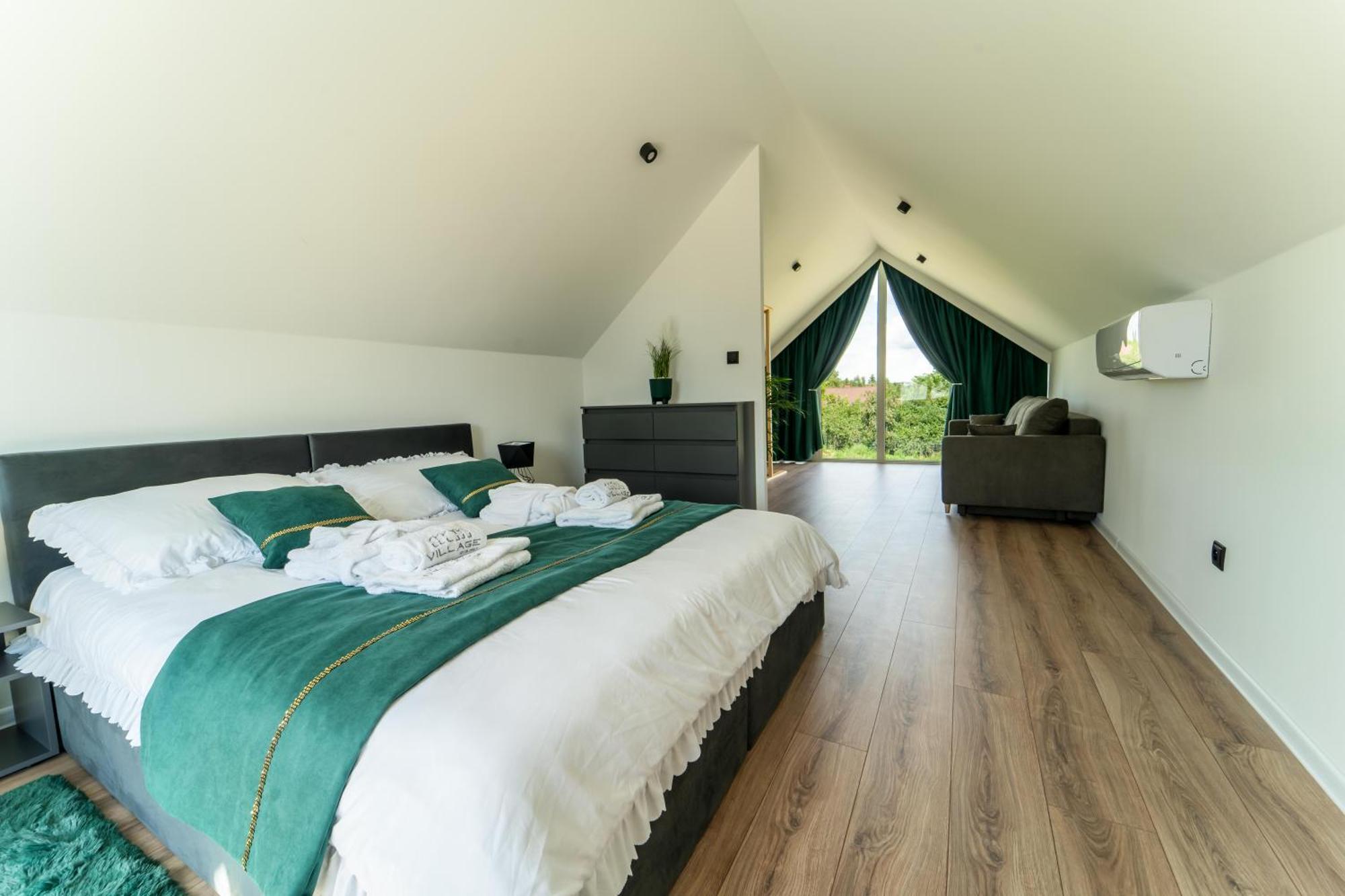 Village Resort Sauna & Jacuzzi & Netflix Tworkowa Bilik gambar